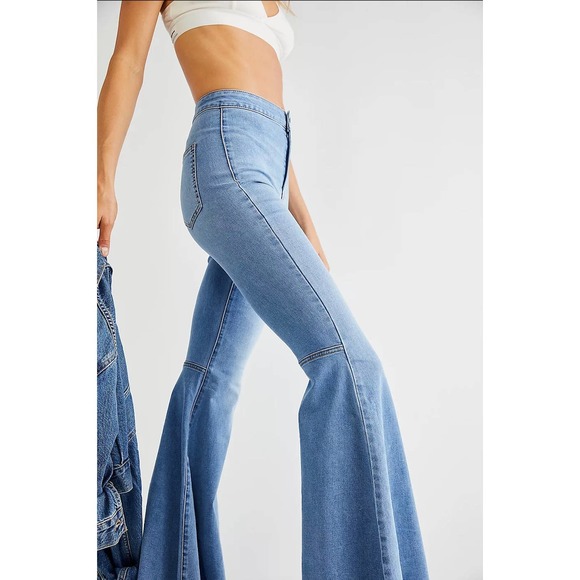 Free People Just Float on Flare Jeans Womens Size 26 New With Tags - Picture 3 of 3